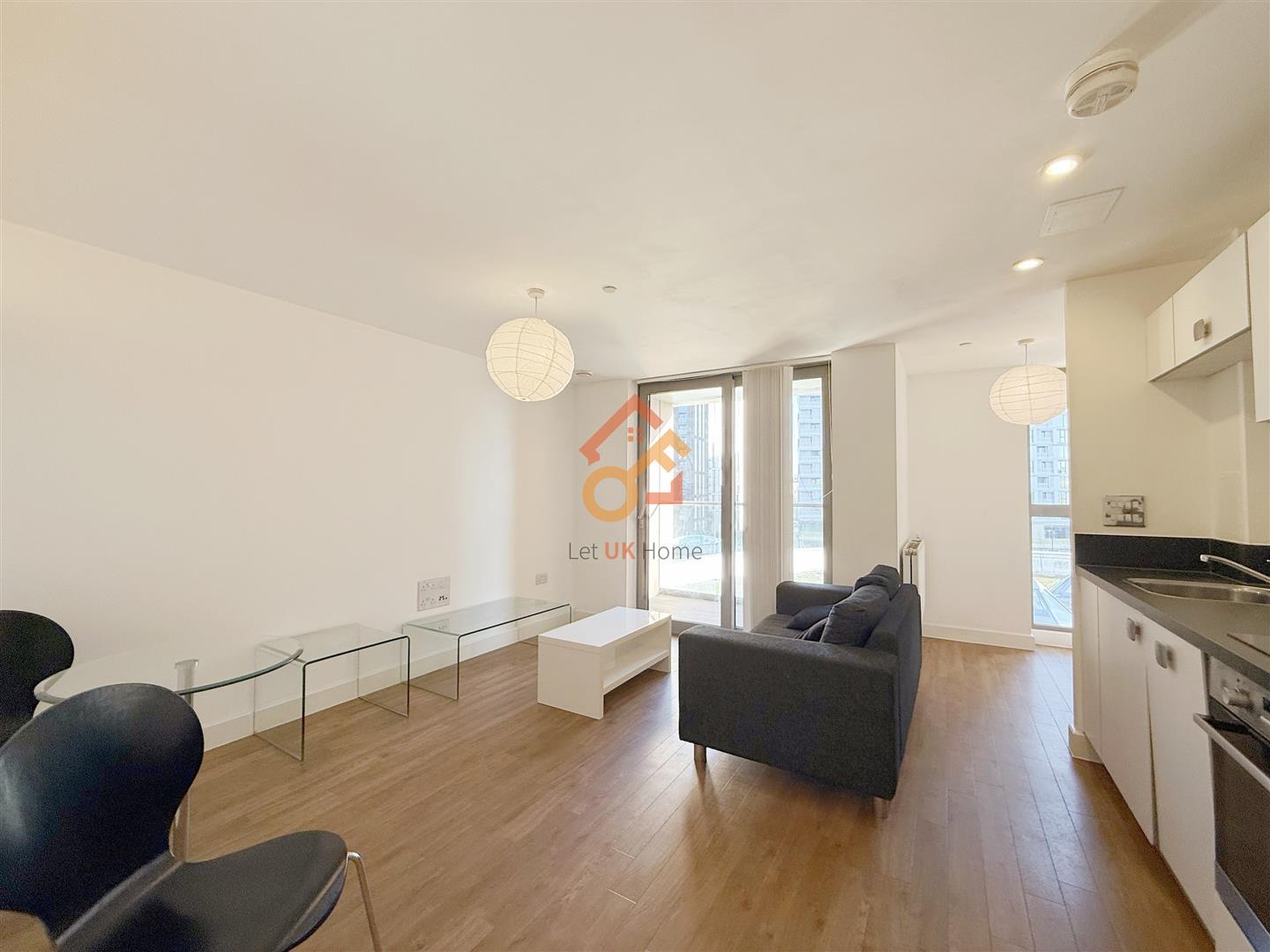 Flat Cornmill Lane in Greater London