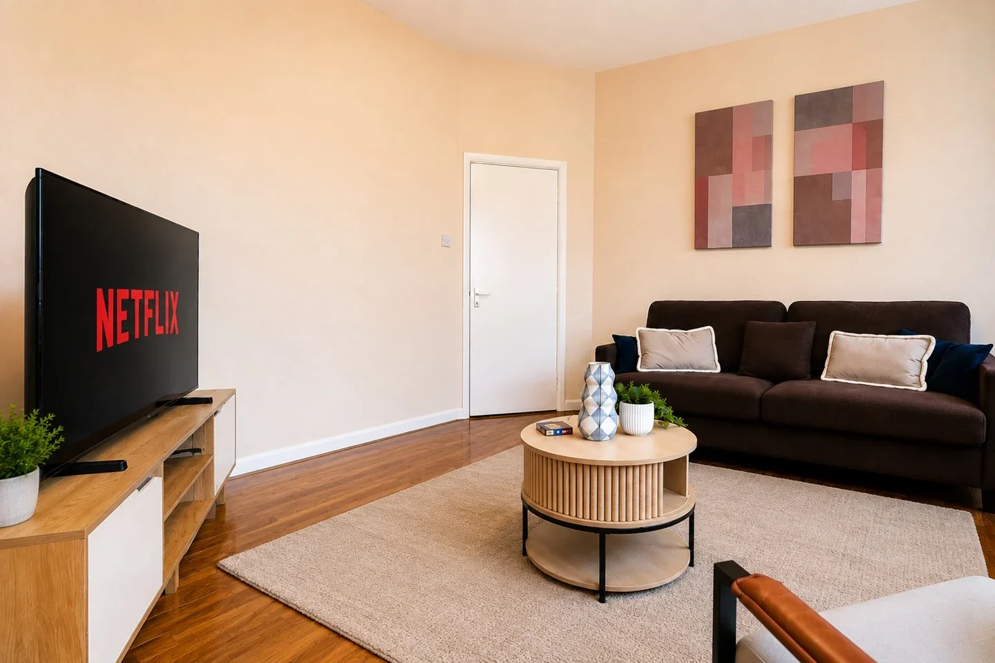 Flat Tooley Street in Greater London