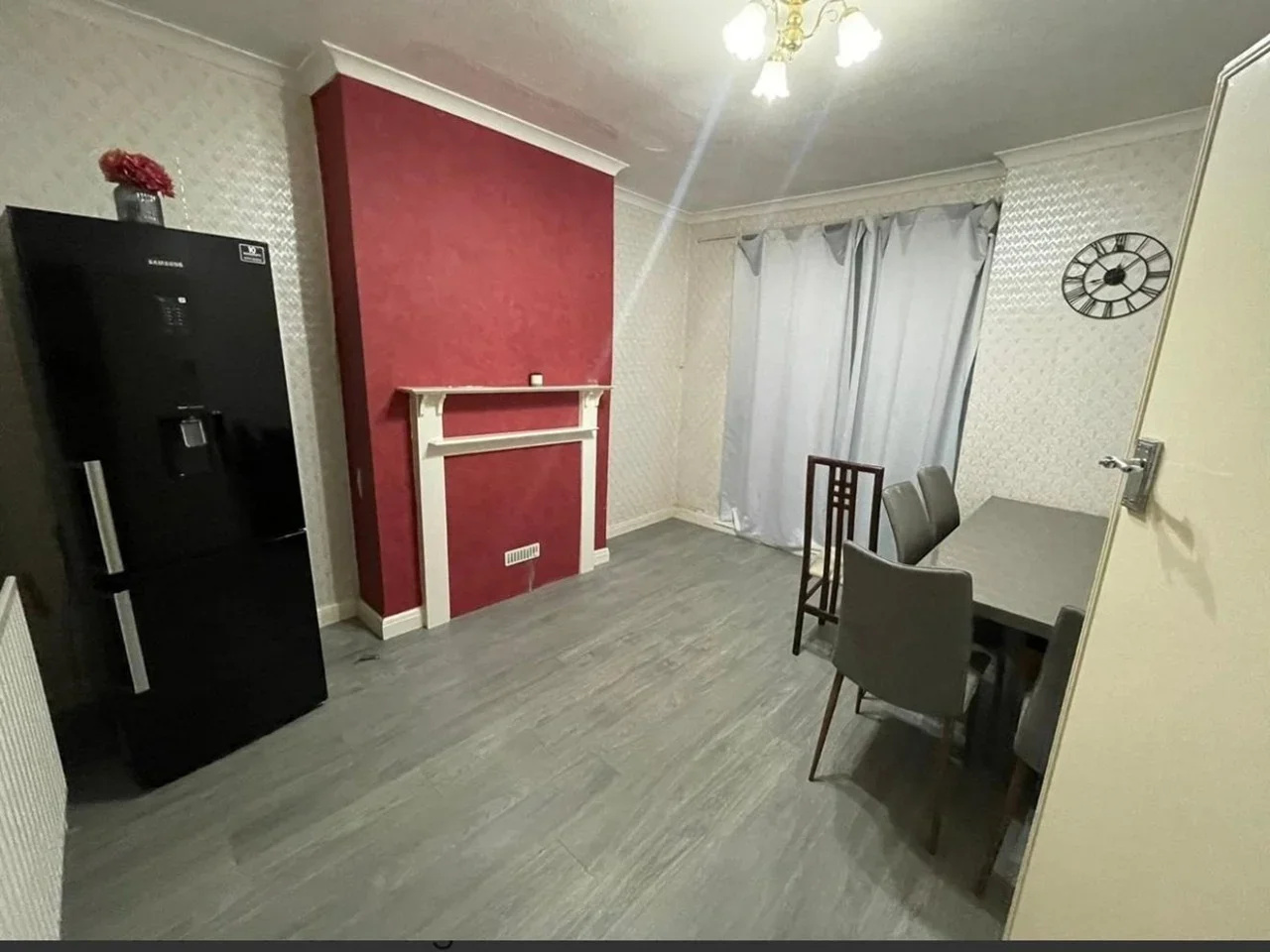 Room Kings Road in Greater London