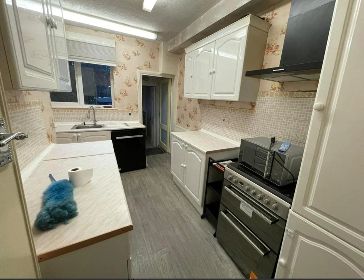 Room Kings Road in Greater London