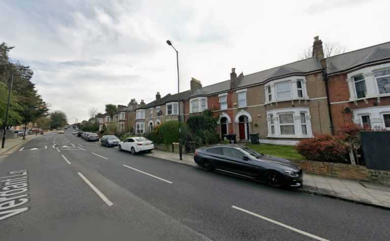 Flat Verdant Lane in Greater London