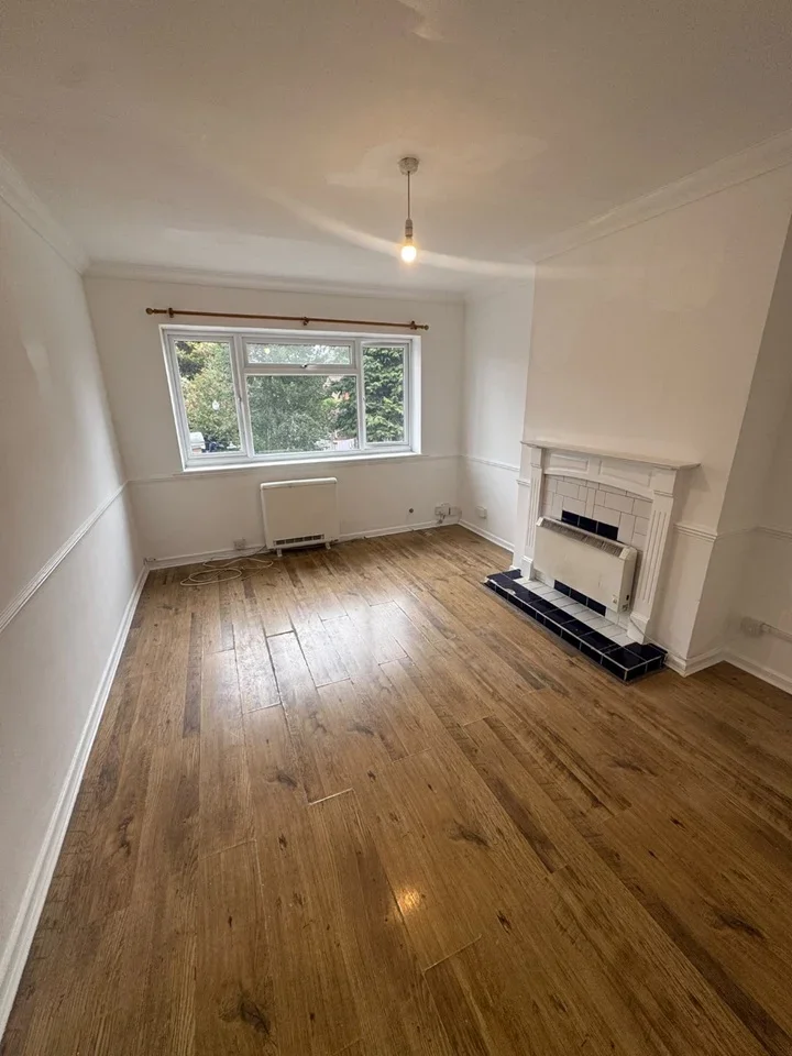 Flat Varna Close in Luton
