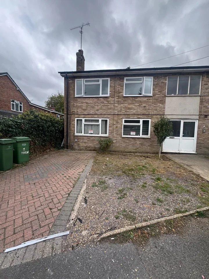 Flat Varna Close in Luton