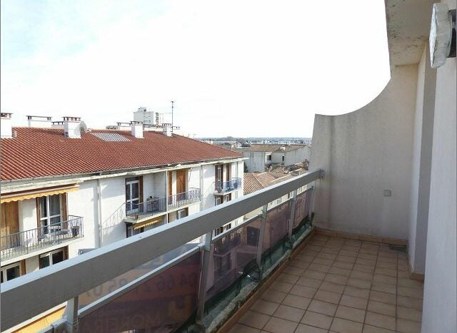 Appartement Rue de Rivarol à Nîmes