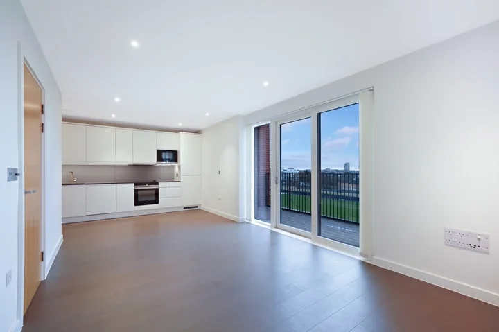 Flat Hoy Close in Greater London