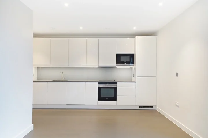 Flat Hoy Close in Greater London