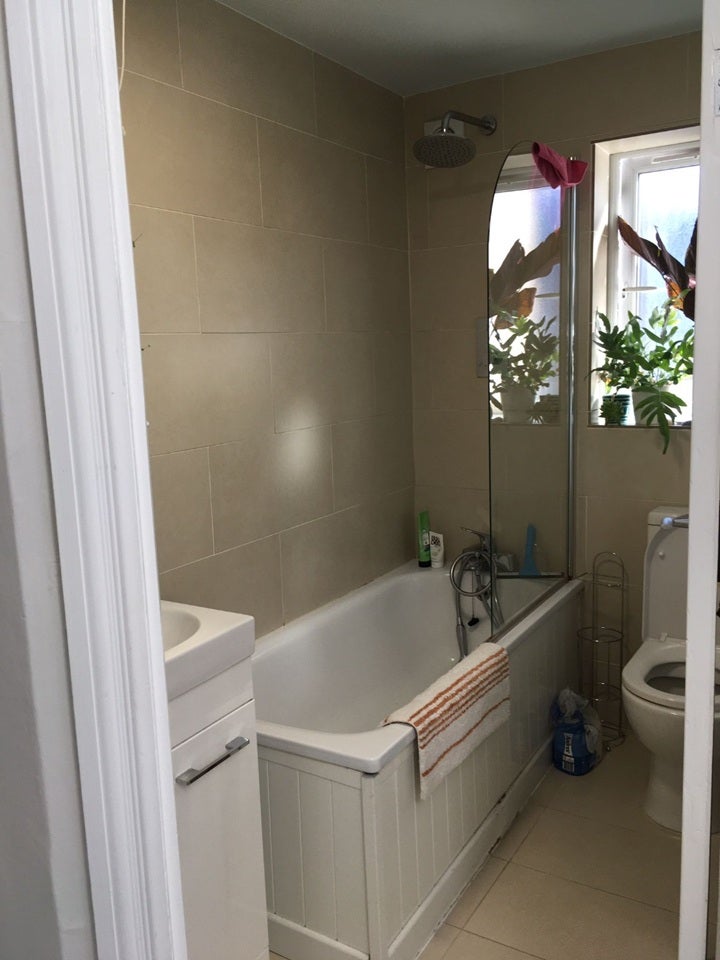 Flat Bayford Road in Greater London