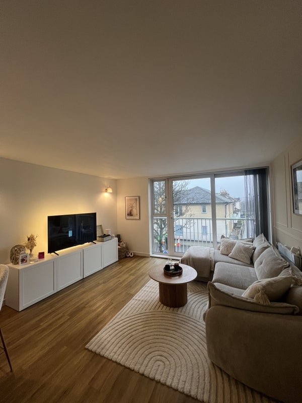 Flat Borland Road in Greater London