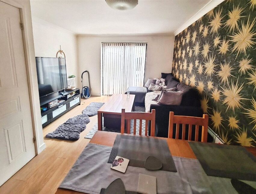 House Flint Close in Southampton