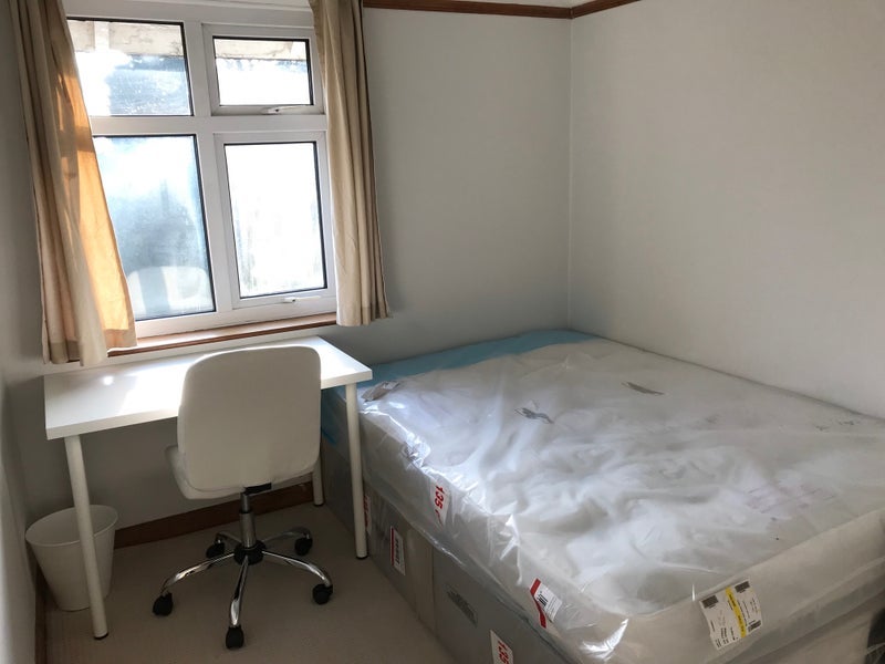 Room Lawley Avenue in Nottingham