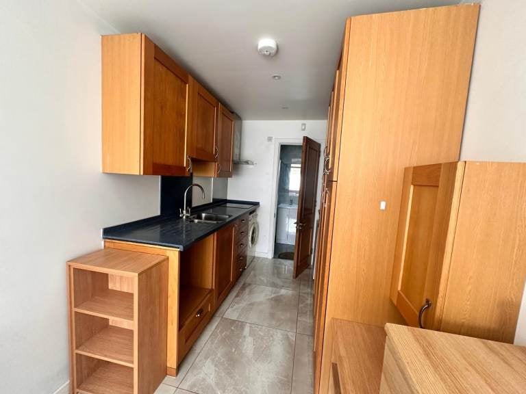 Flat Kenton Park Avenue in Greater London