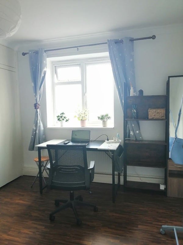 Room Trelawney Estate in Greater London