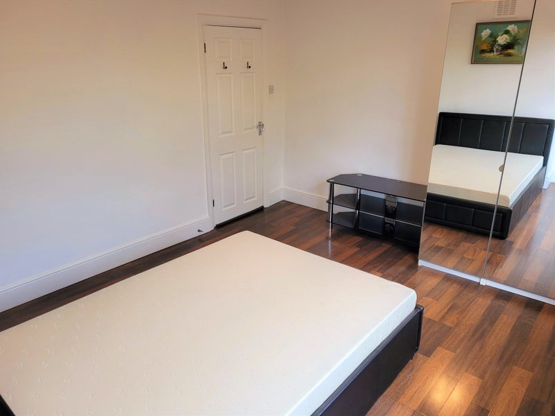 Room Barclay Road in Greater London