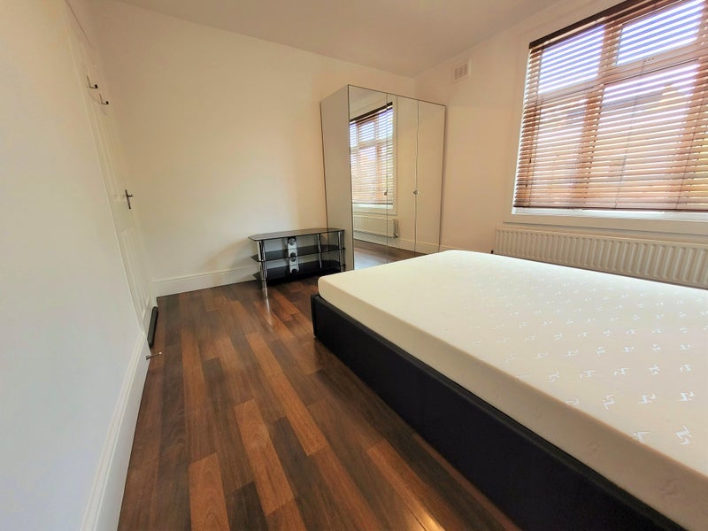Room Barclay Road in Greater London