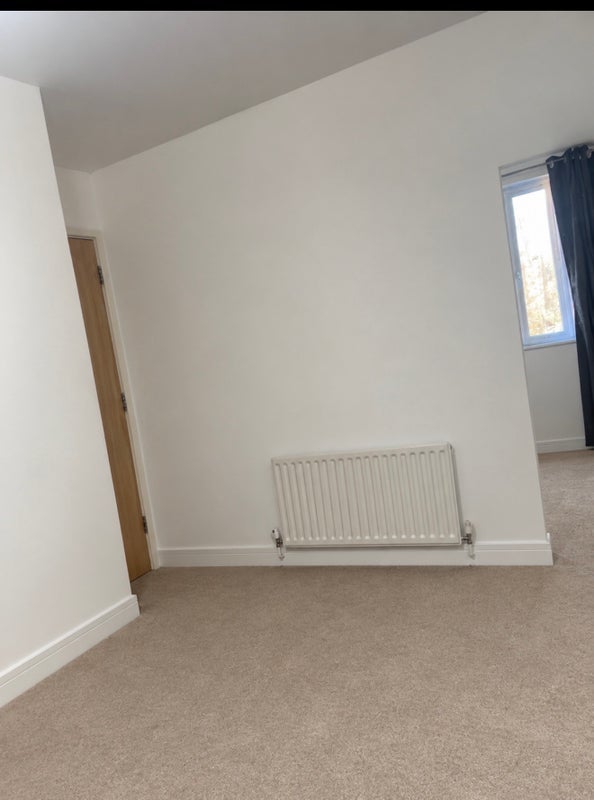Room Strimon Close in Greater London