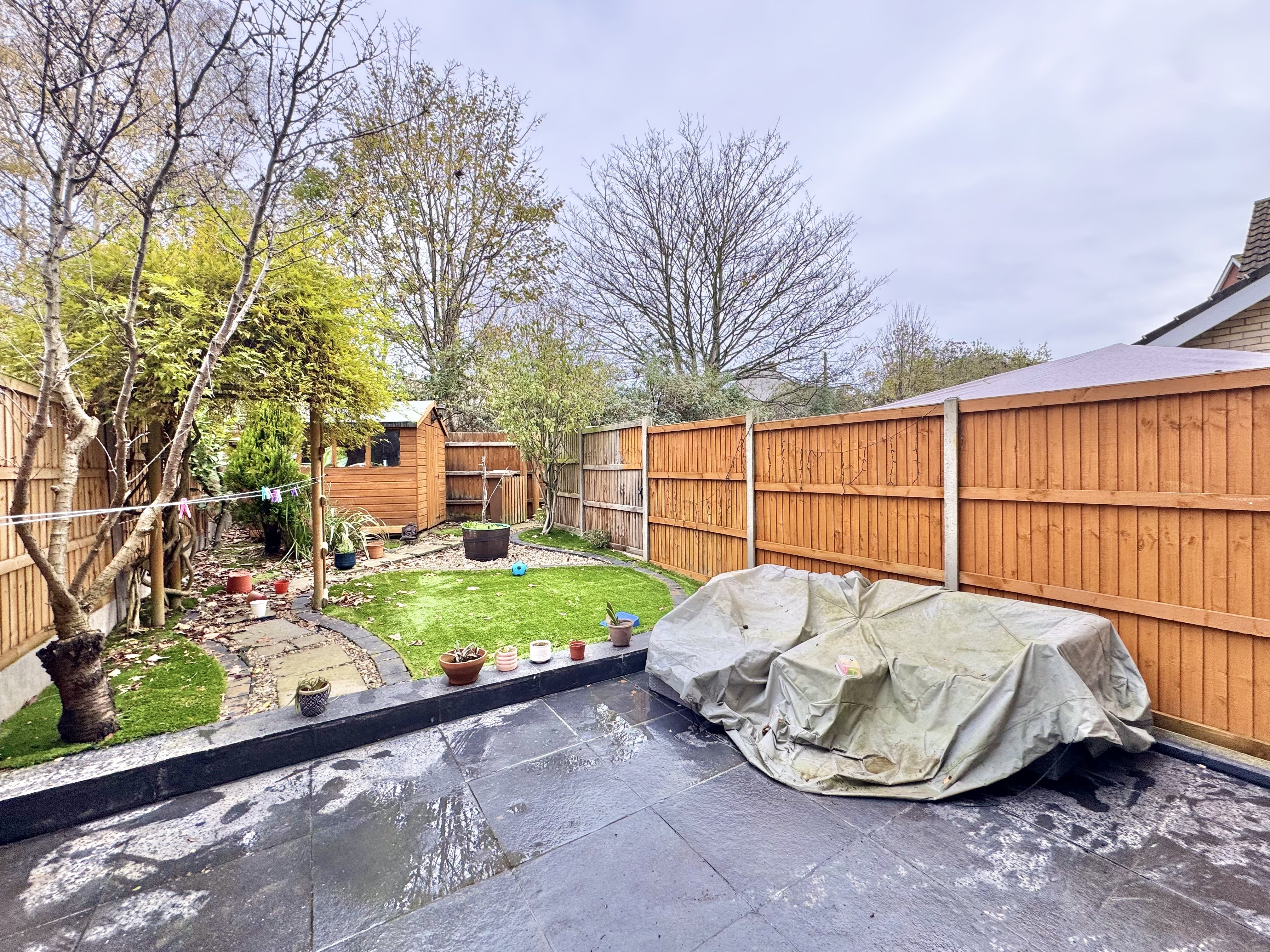 Flat Bruff Road in Ipswich