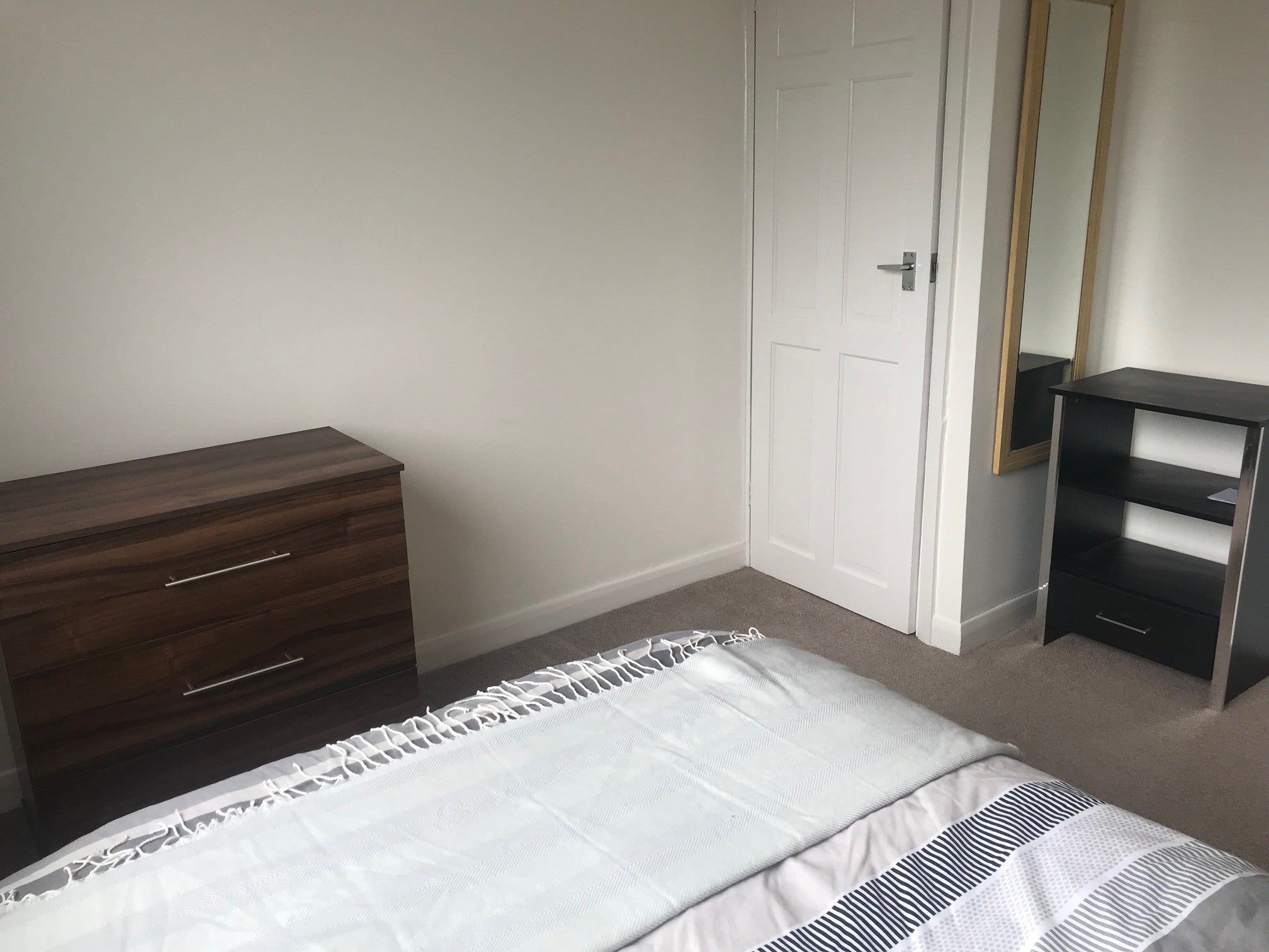 Room Upton Place in Cannock Chase