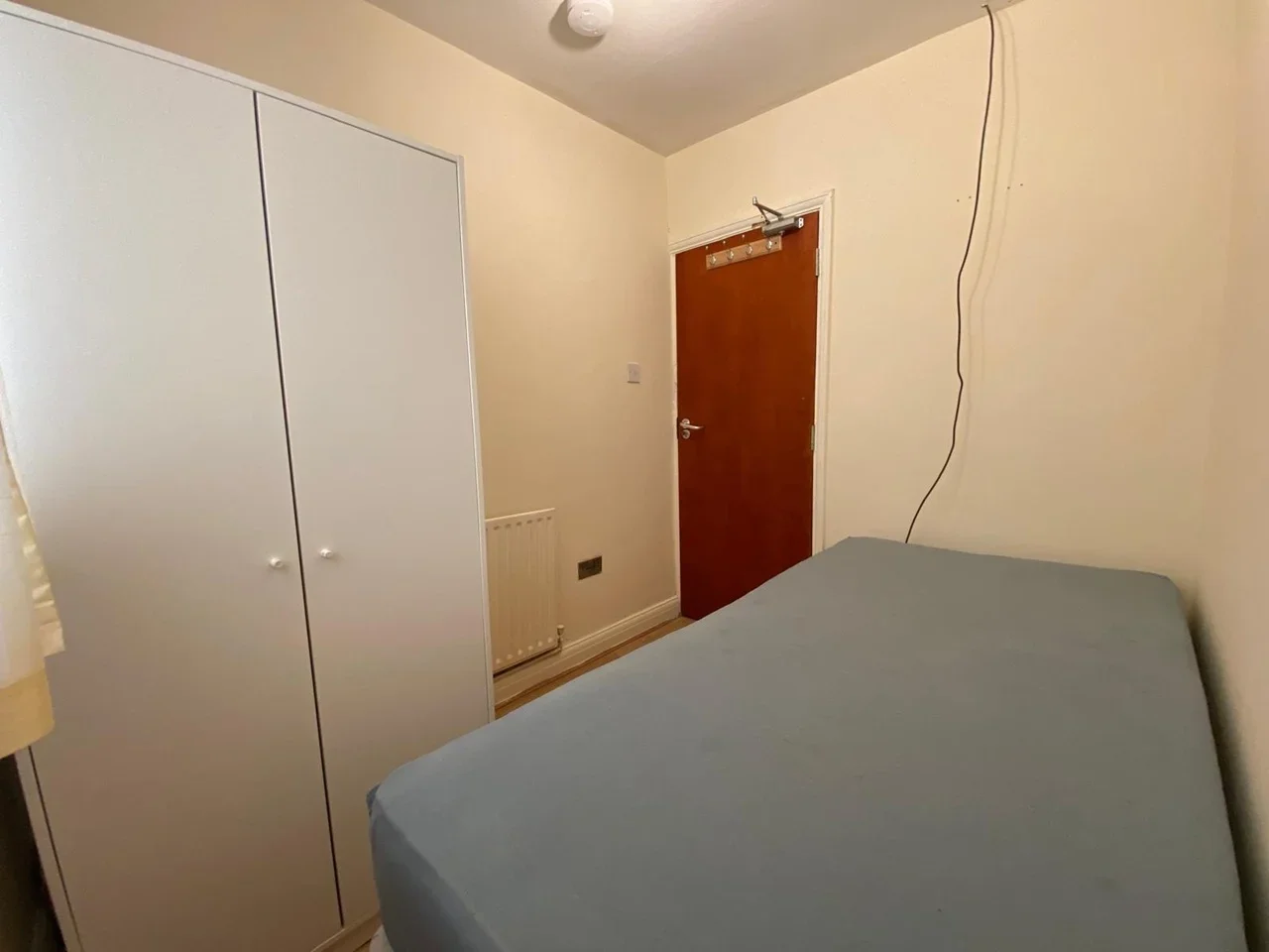 Room Mogden Lane in Greater London