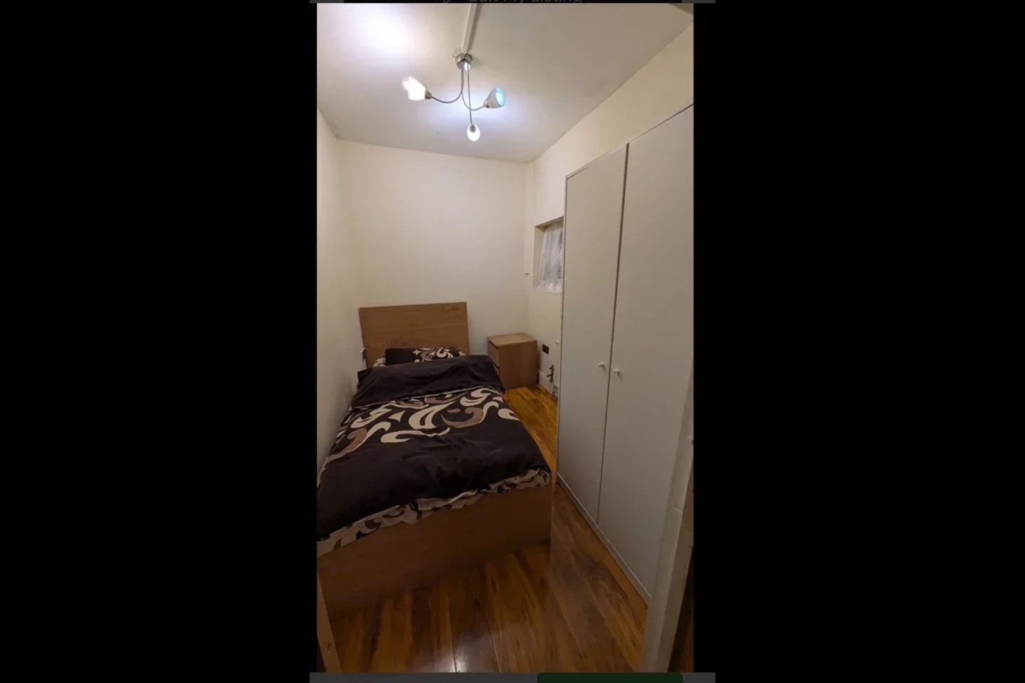 Room Mogden Lane in Greater London