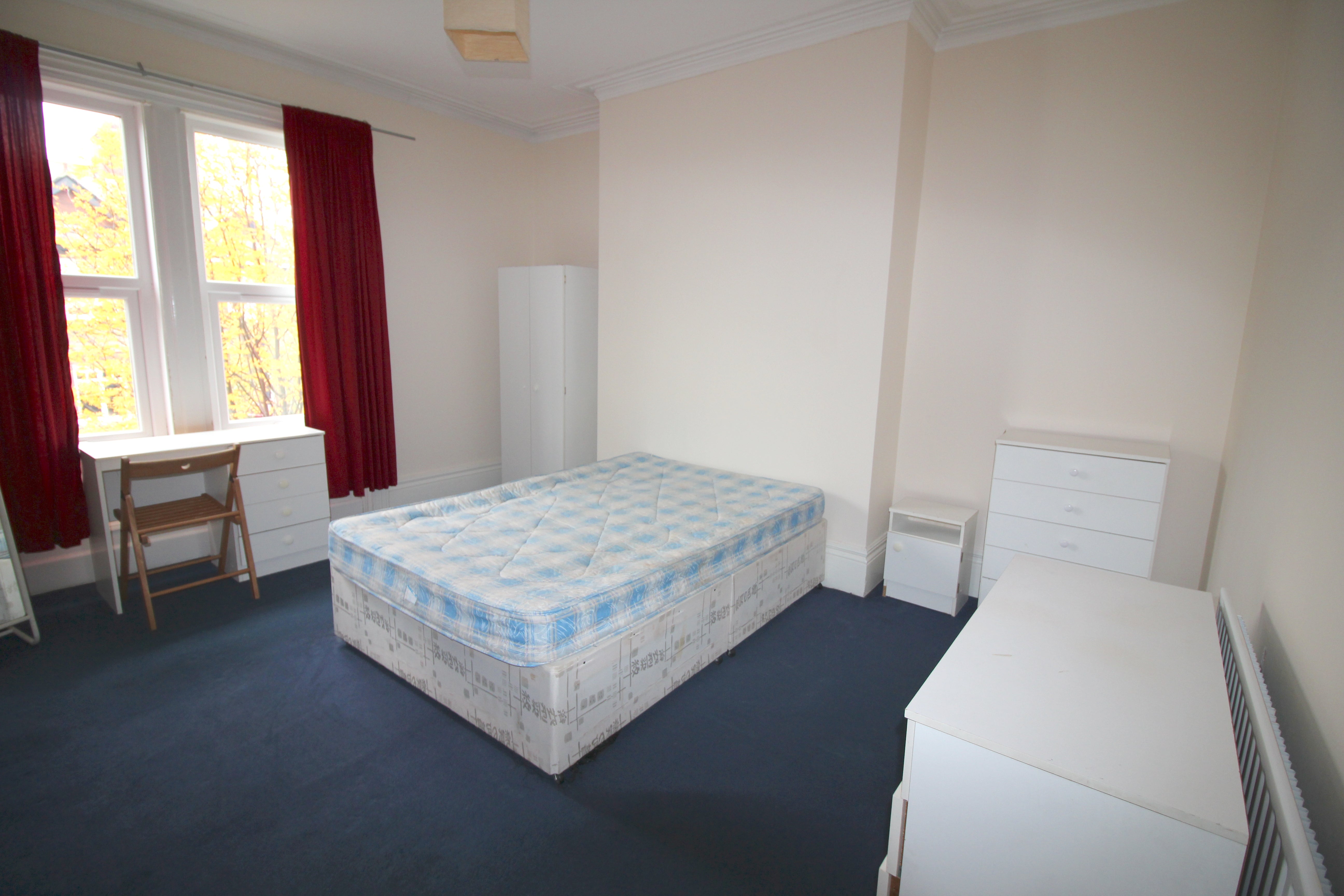 Flat Osborne Road in Newcastle upon Tyne
