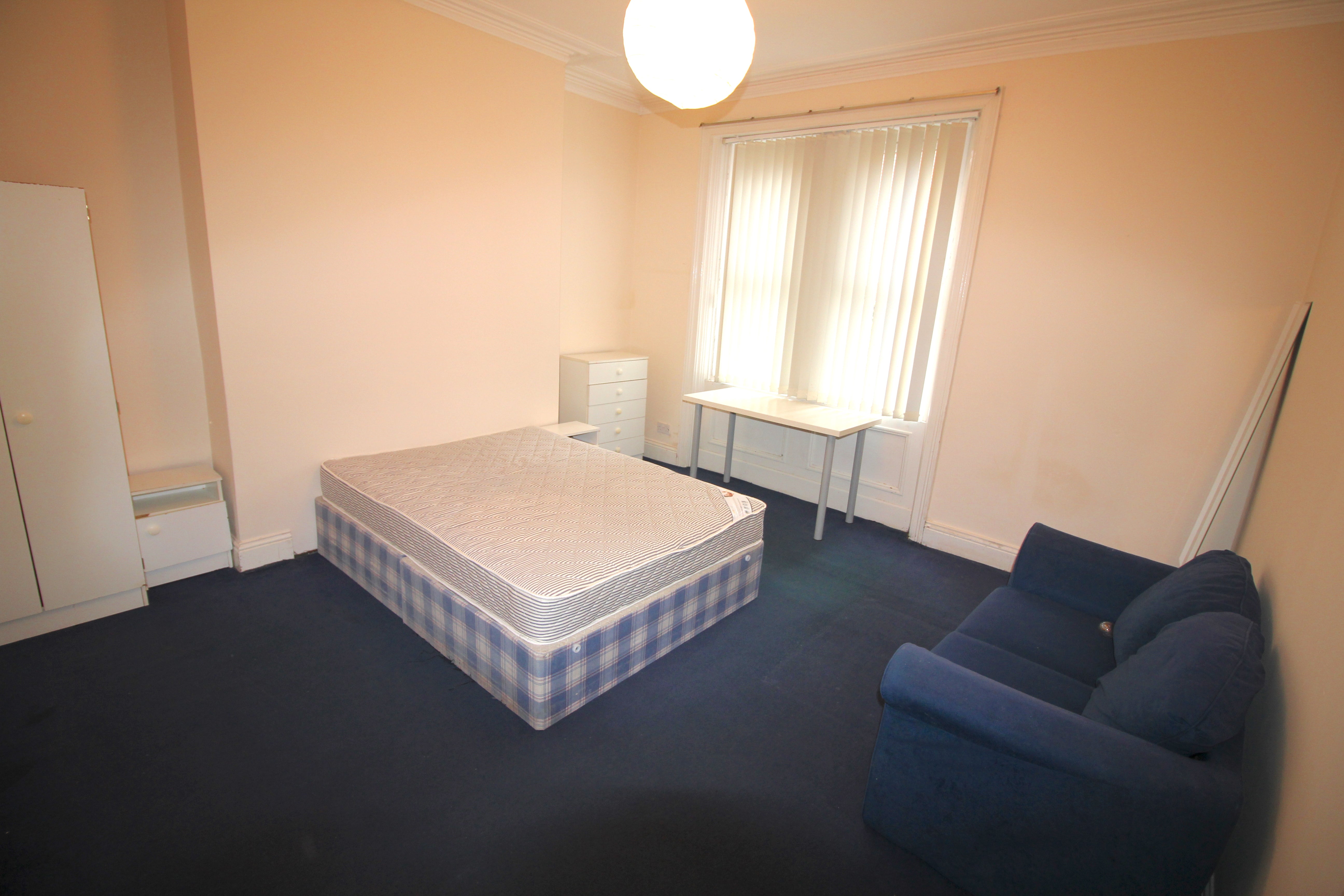 Flat Osborne Road in Newcastle upon Tyne