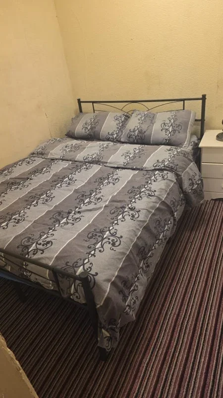 Room Newmarsh Road in Greater London