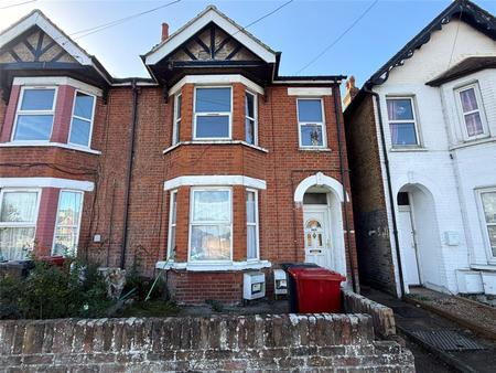 Flat Wellington Street in Slough