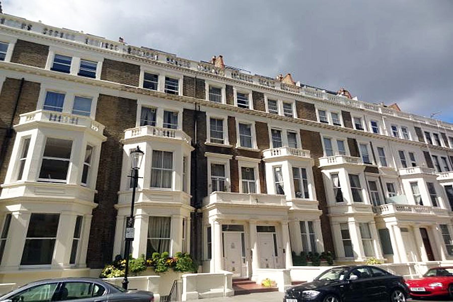 Flat Penywern Road in Greater London