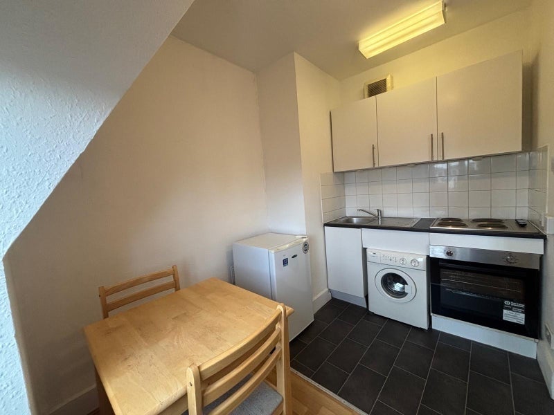 Flat Gratton Terrace in Greater London