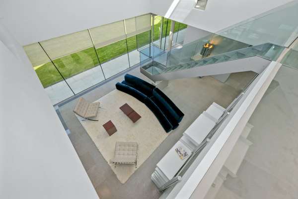 House Albany Close in Elmbridge