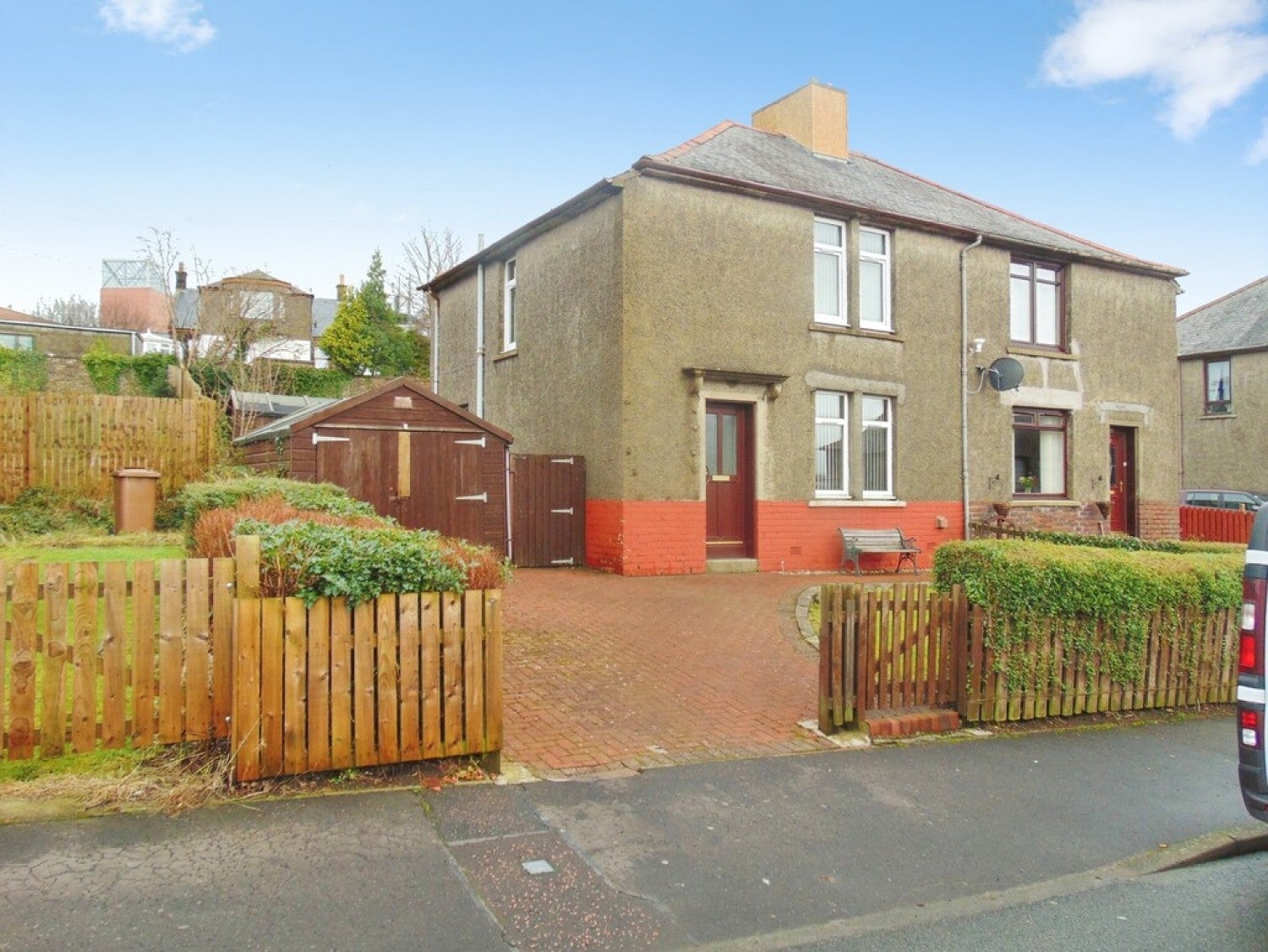 House Sutherland Crescent in Bathgate