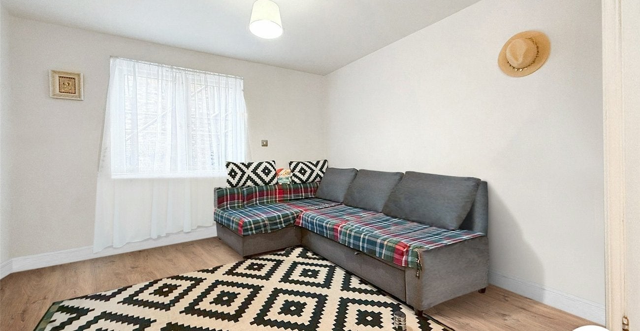 Flat Kirkdale in Greater London