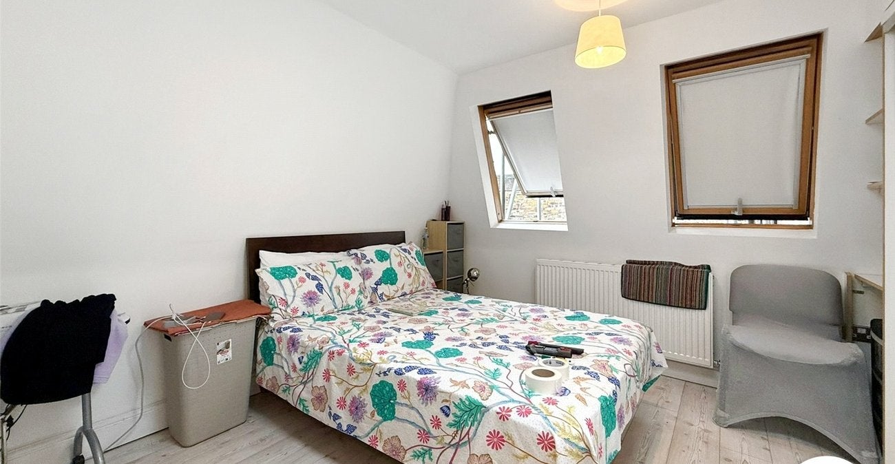 Flat Kirkdale in Greater London