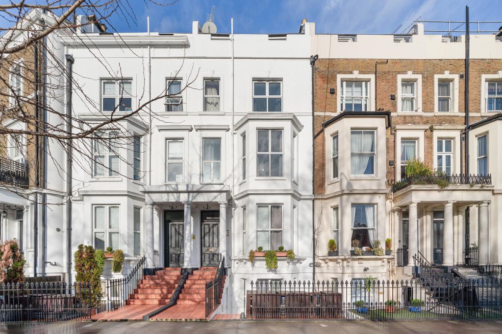 Flat West Cromwell Road in Greater London