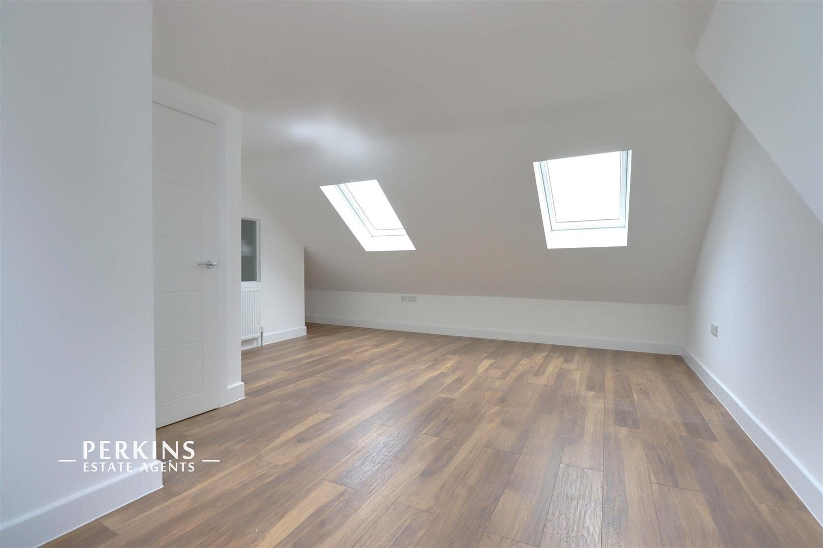 Flat Garrick Road in Greater London