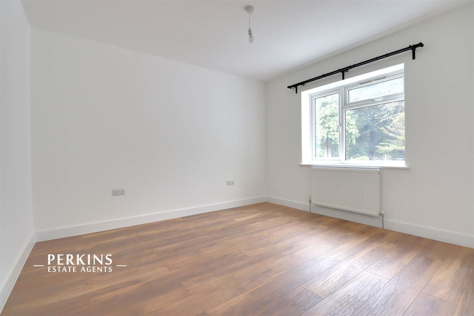 Flat Garrick Road in Greater London