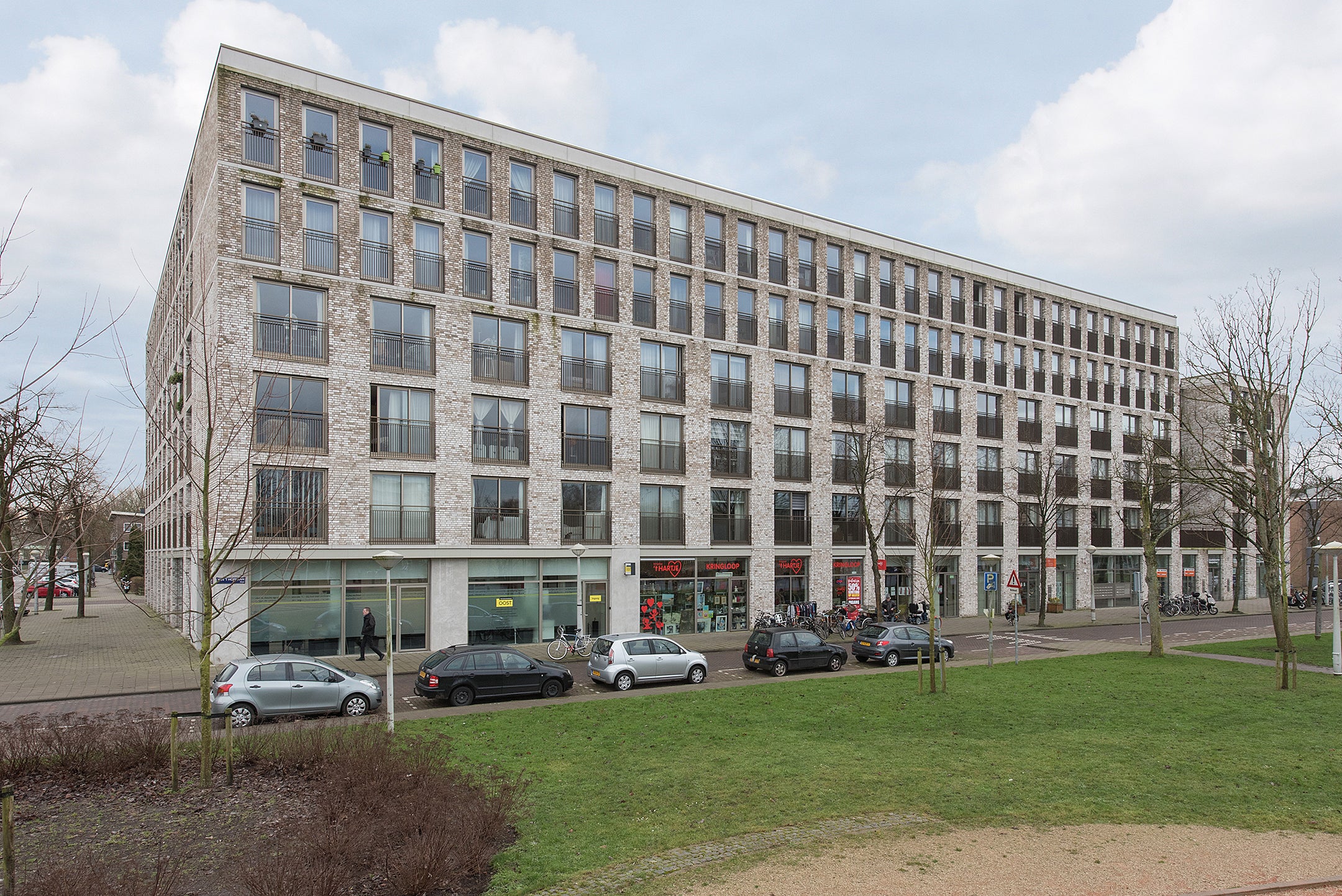 Flat Van 't Hofflaan in Amsterdam