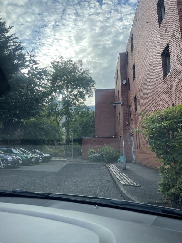 Room Shamrock Street in Glasgow