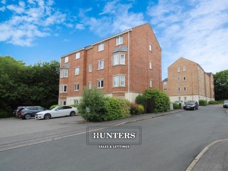 Flat Laithe Hall Avenue in Kirklees