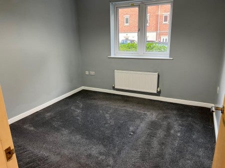 Flat Laithe Hall Avenue in Kirklees