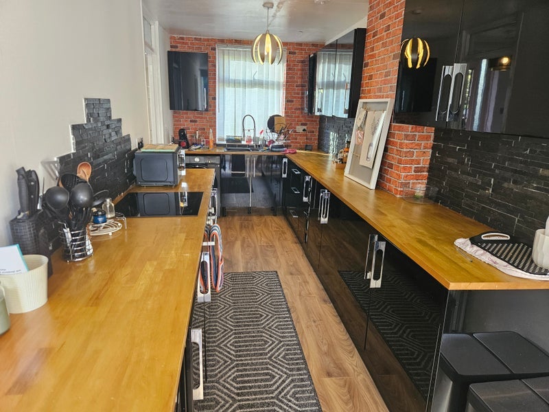 Flat Montrose Walk in Greater London