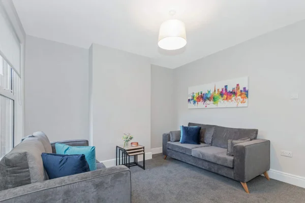 Flat Beachgrove Road in Bristol