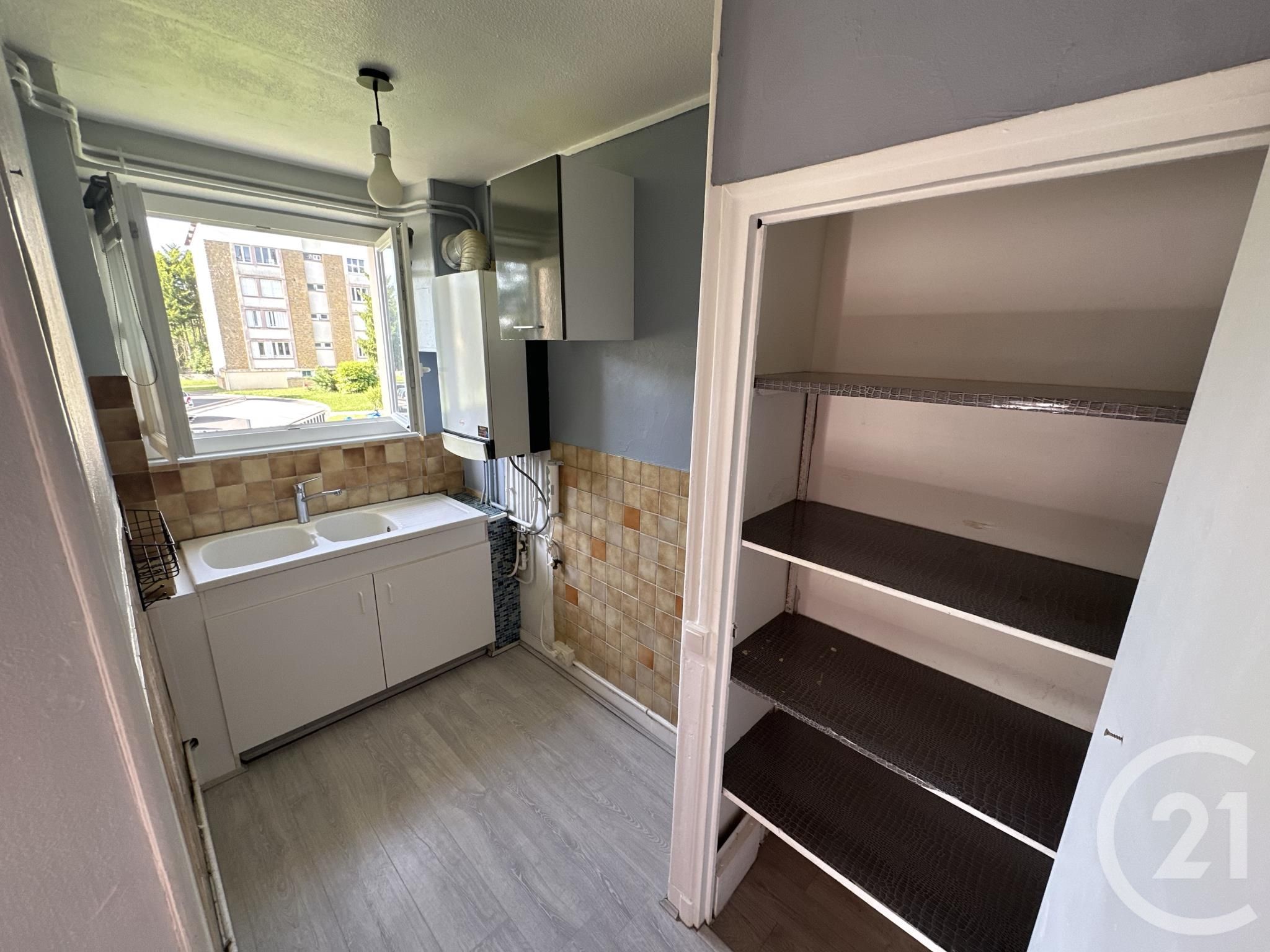 Appartement Rue Du Pressoir à Châteauneuf-Val-de-Bargis