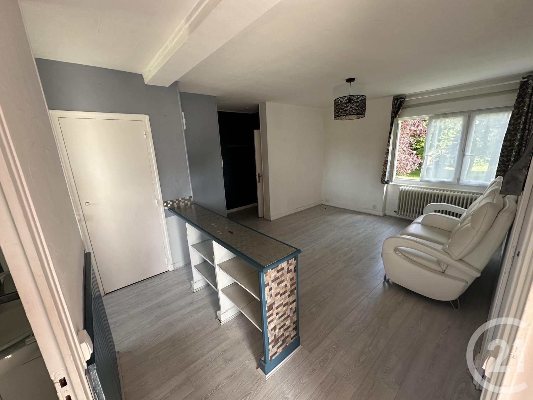Appartement Rue Du Pressoir à Châteauneuf-Val-de-Bargis