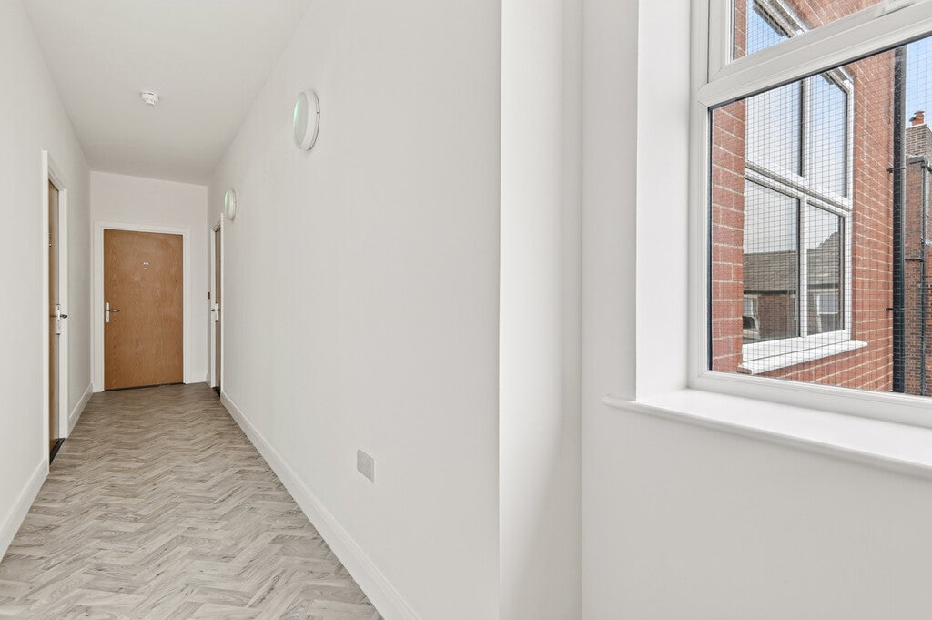 Flat Windsor Road in Chorley