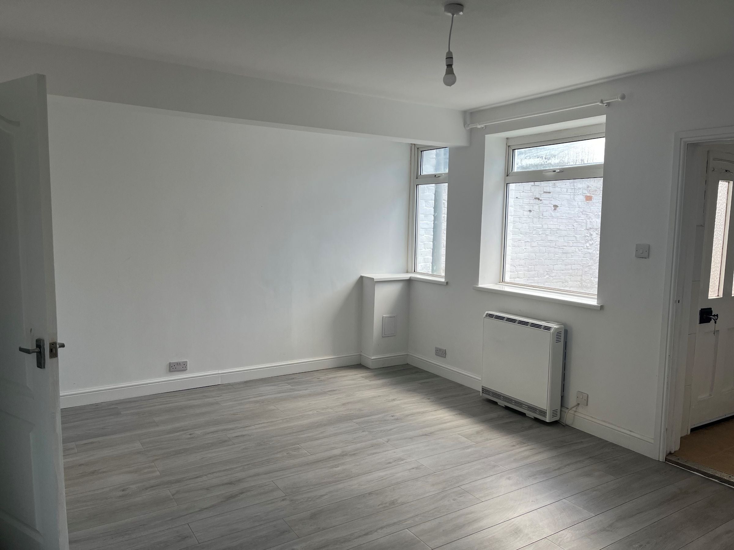 Flat Folkestone Road in Dover