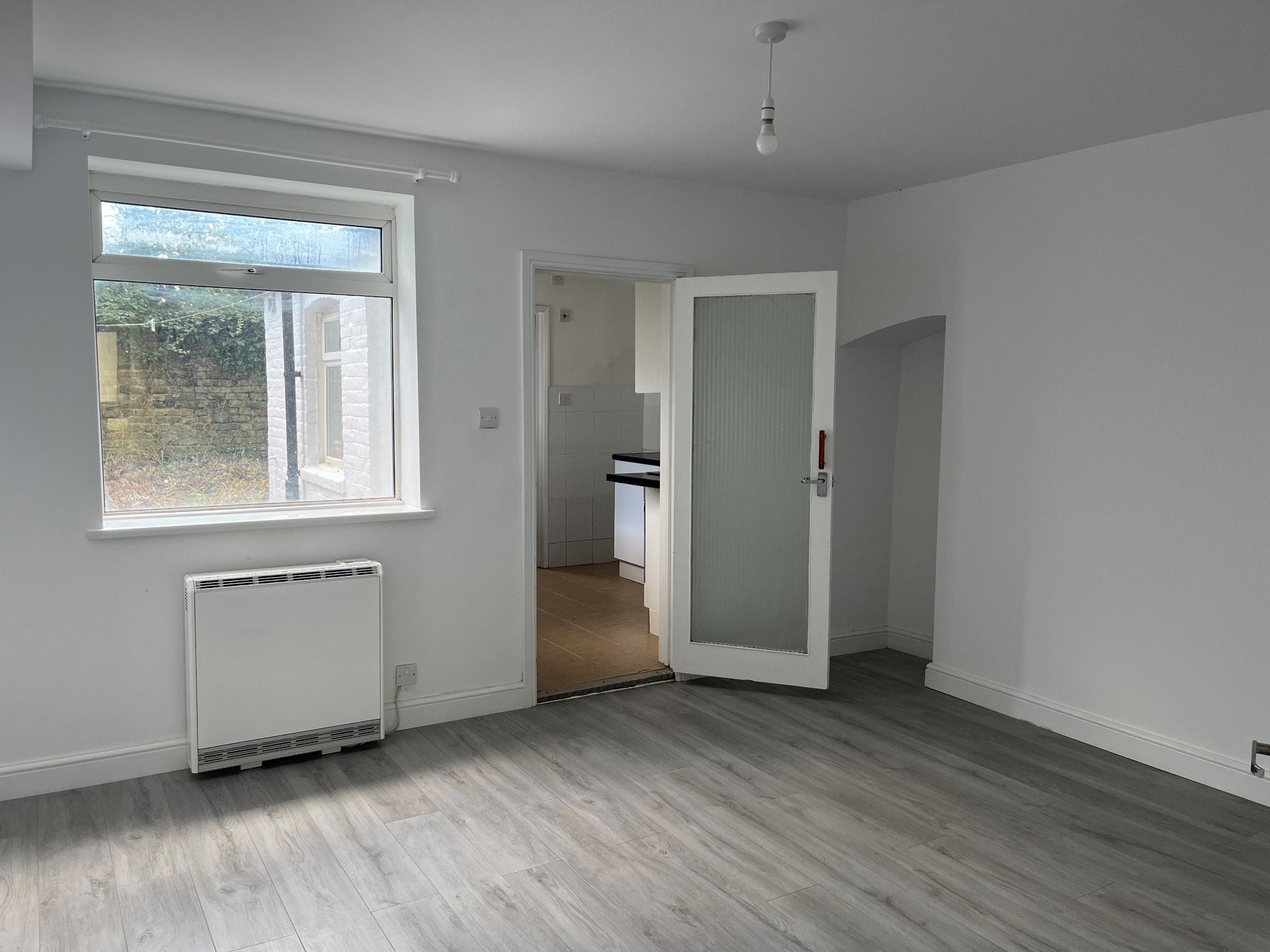 Flat Folkestone Road in Dover