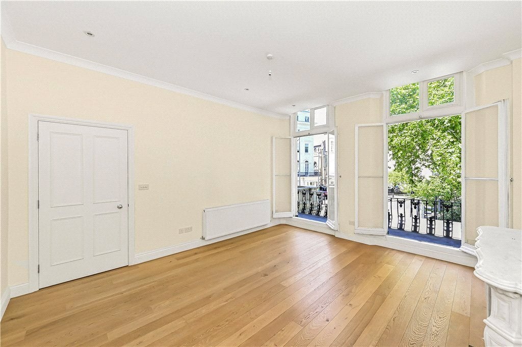 Flat Sussex Gardens in City of Westminster