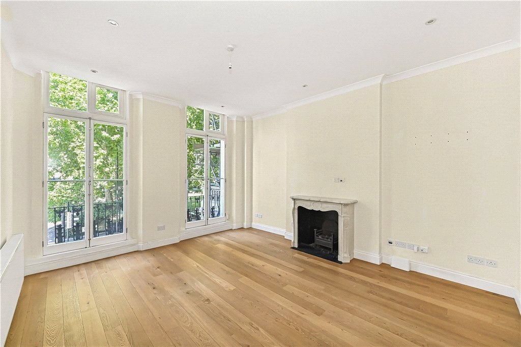 Flat Sussex Gardens in City of Westminster