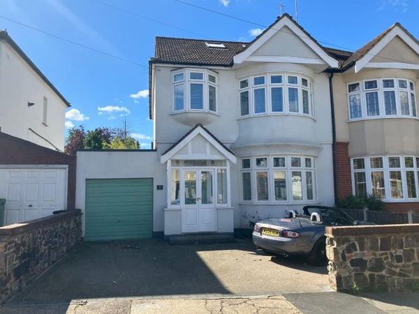 House Bowden Drive in London